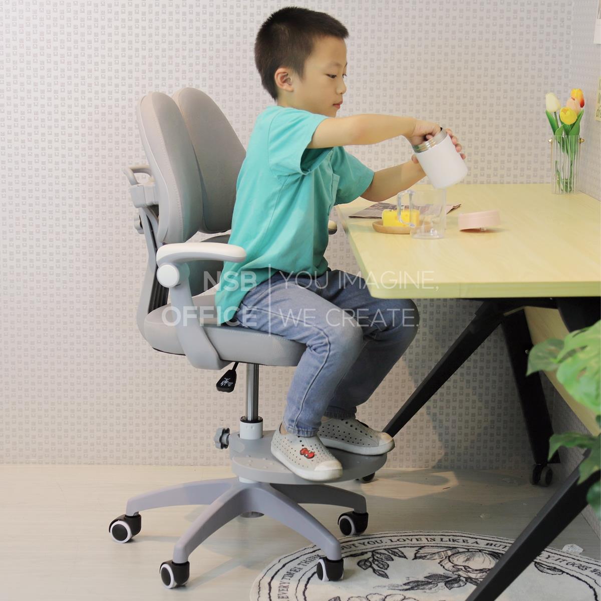 เก้าอี้ปรับระดับเพื่อสุขภาพสำหรับเด็ก  รุ่น Burble (เบอร์เบิลล์) Ergonomic chair มีที่พักเท้าปรับระดับได้ ใช้ได้ตั้งแต่ 5-12 ปี