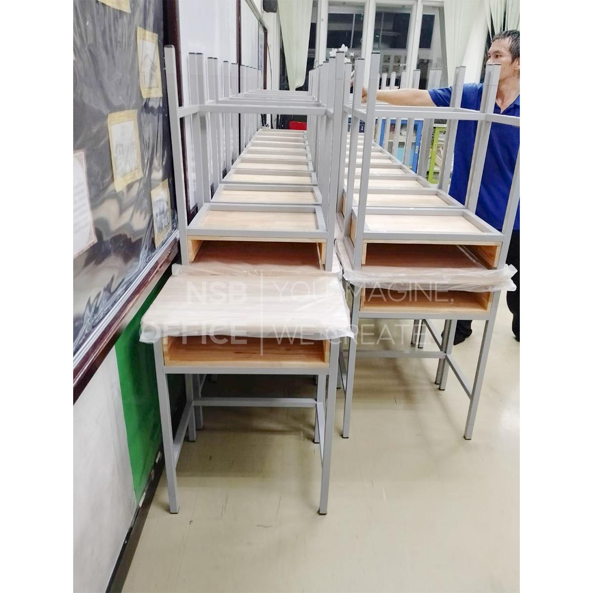 ชุดโต๊ะและเก้าอี้นักเรียนไม้ยางพารา รุ่น NEBRASKA (เนบราสกา)  ขาเหล็กเหลี่ยม ระดับประถมศึกษา