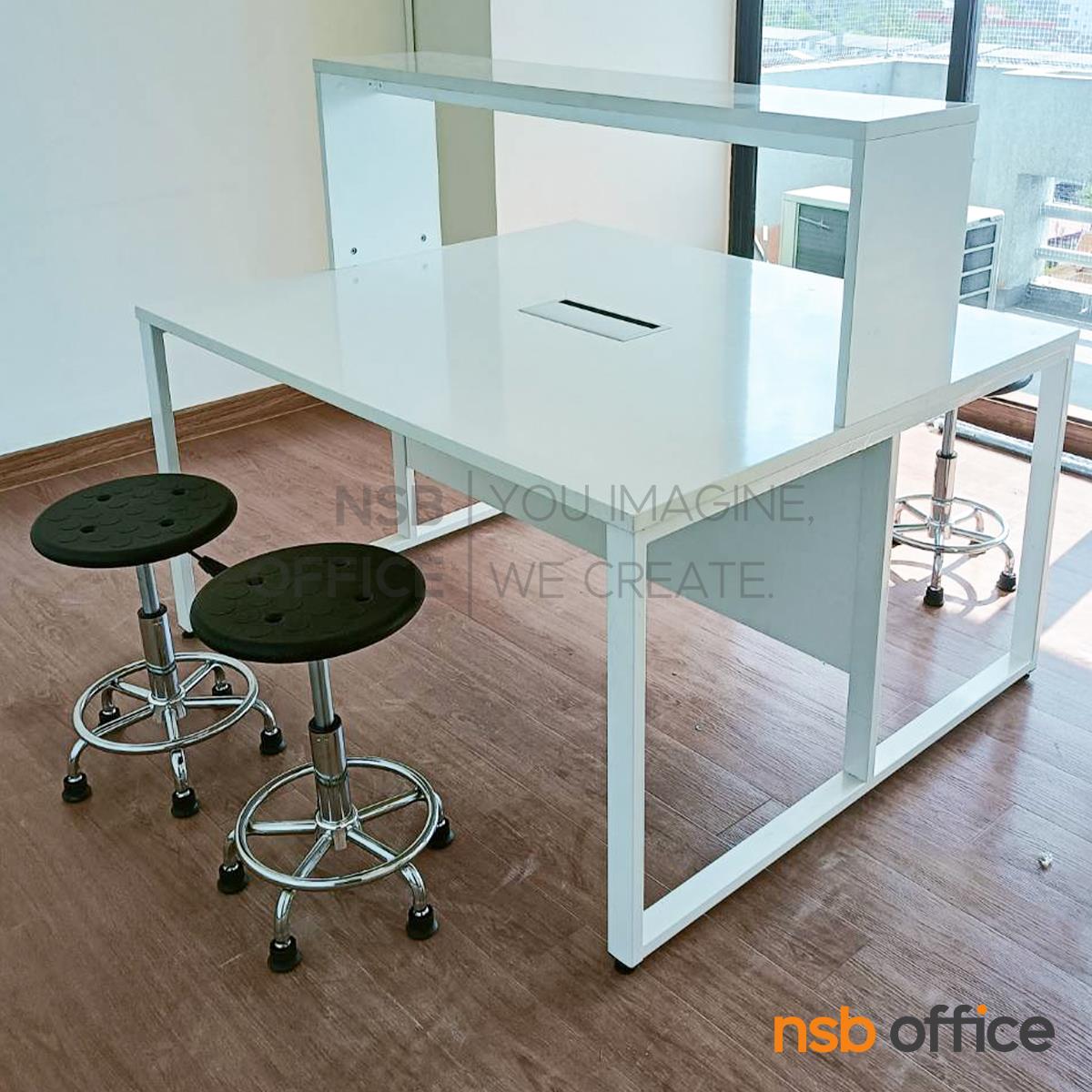โต๊ะห้องแล็บ ท็อปลามิเนต HPL แบบมีชั้นต่อบน  พร้อมป๊อปอัพ กึ่งกลางโต๊ะ รุ่น A24A047-1 
