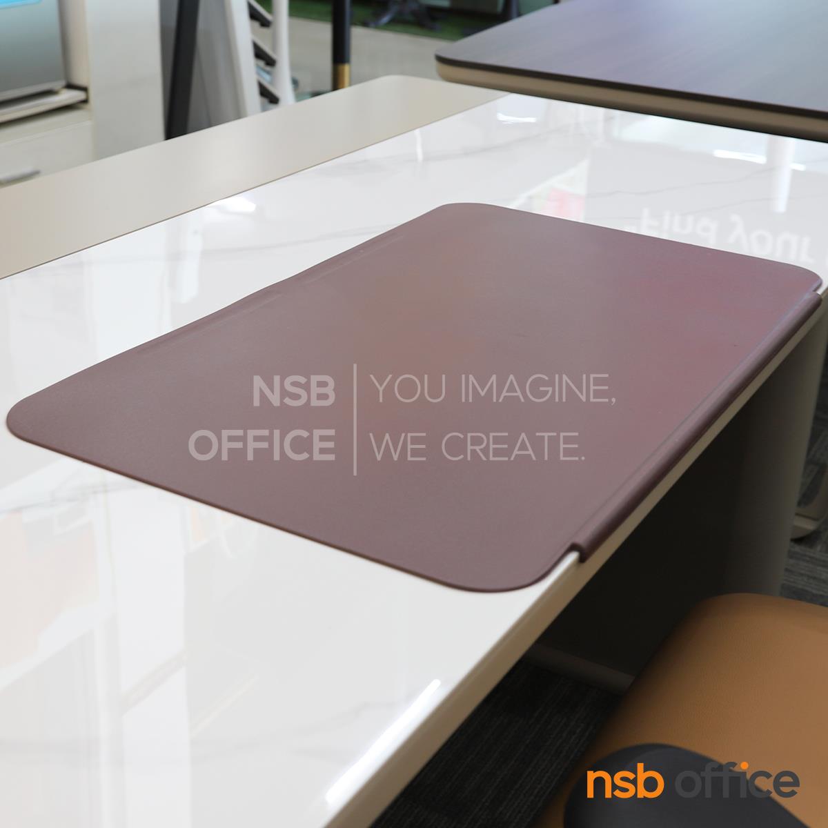 แผ่นยางรองเขียน 67W cm สีน้ำตาล / สีดำ (มีที่เกี่ยวขอบโต๊ะ และ ร่องวางปากกา)