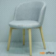 B29A425-2:เก้าอี้โมเดิร์นหุ้มผ้า รุ่น Finley (ฟินเลย์)  หุ้มผ้าสีเทา โครงขาไม้