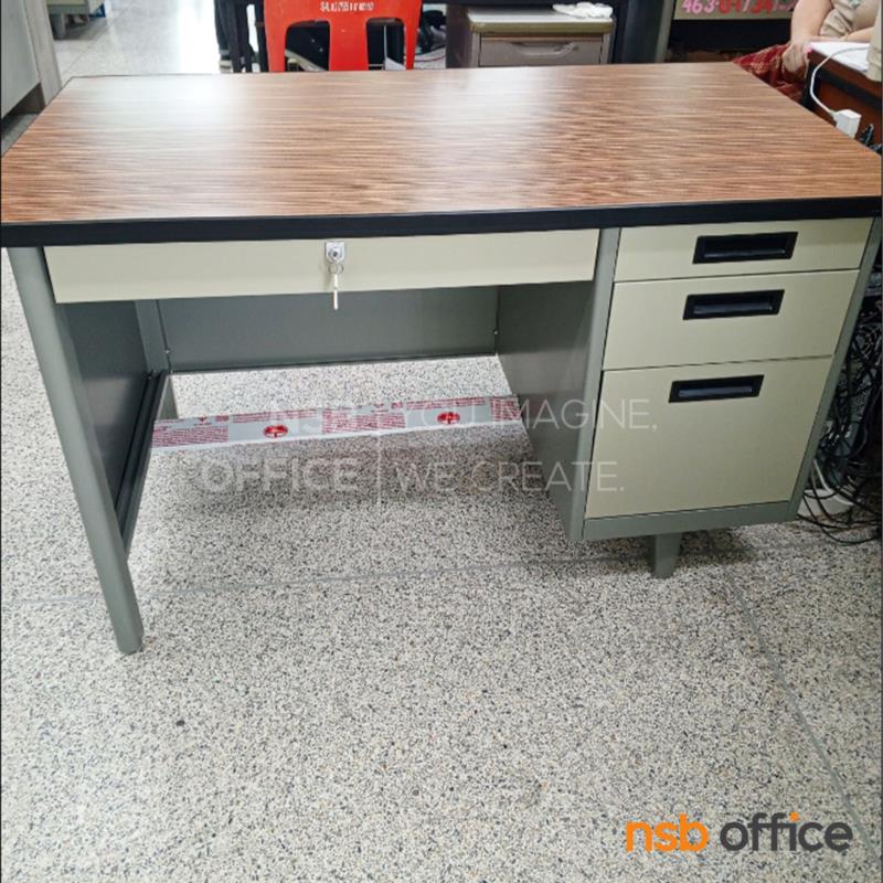 โต๊ะทำงานเหล็กหน้าโฟเมก้าลายไม้ 4 ลิ้นชัก ยี่ห้อ Lucky  รุ่น NT-2642,NT-2648 