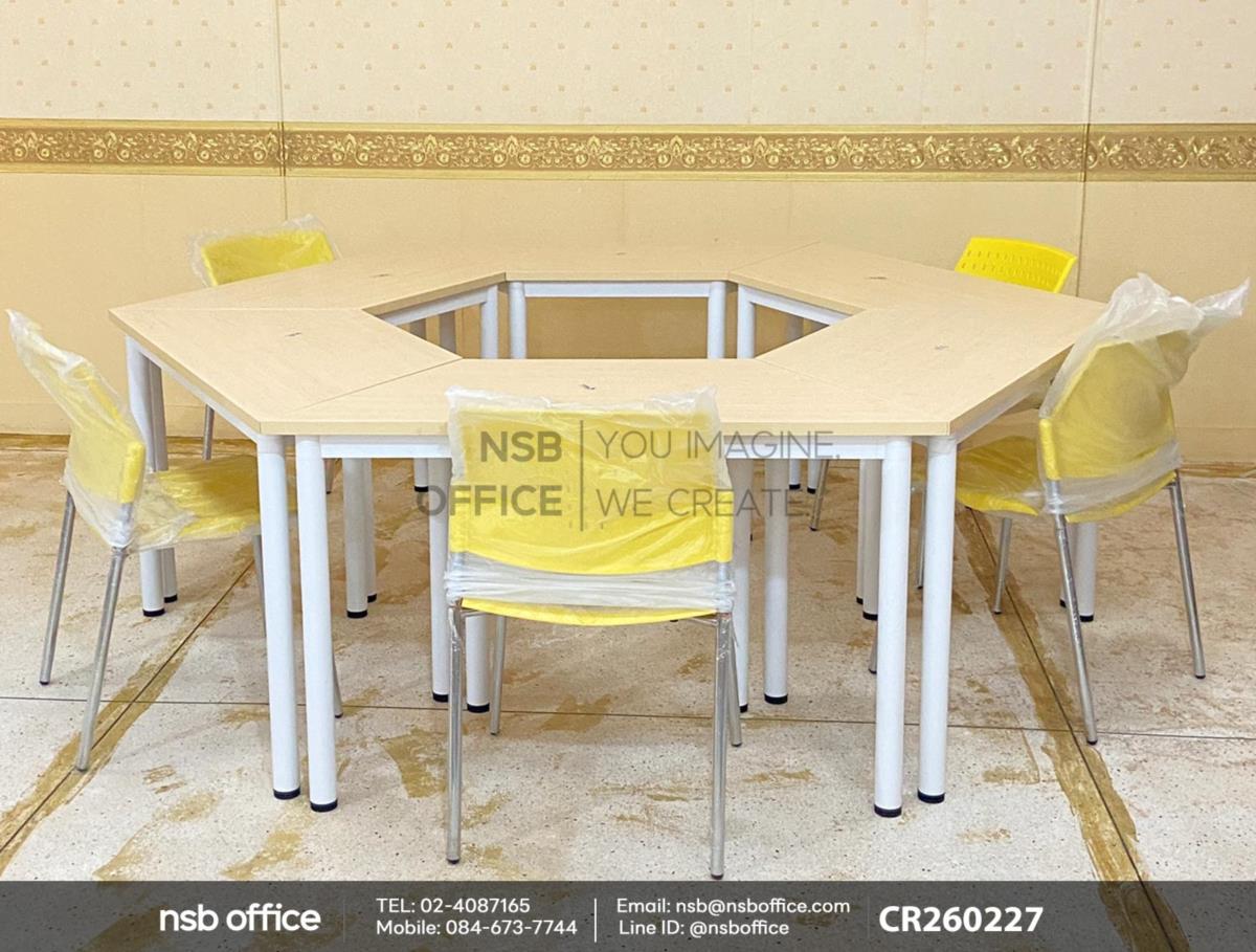 โต๊ะทรงคางหมู โครงขาสีขาว ใช้งานคู่กันกับเก้าอี้อเนกประสงค์เฟรมโพลี่