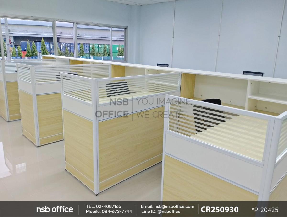 โต๊ะทำงาน 1 ที่นั่ง พร้อมตู้ข้างใช้งานคู่กับเก้าอี้สำนักงานหลังเน็ต เสริมด้วยพาร์ทิชั่นแบบครึ่งทึบครึ่งกระจกขัดลาย