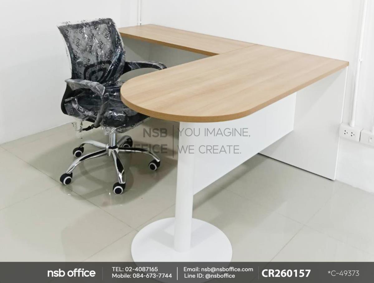 โต๊ะแพทย์ในห้องตรวจ ใช้งานคู่กันกับเก้าอี้สำนักงานหลังเน็ต