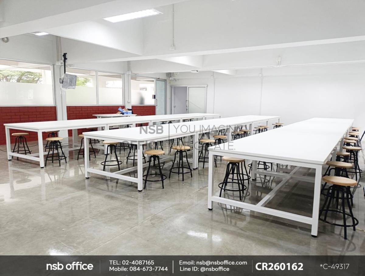 โต๊ะกันสั่นแบบสั่งทำพิเศษนอกแบบ เสริมการใช้งานด้วยเก้าอี้บาร์สตูลหน้าไม้ที่นั่งกลม