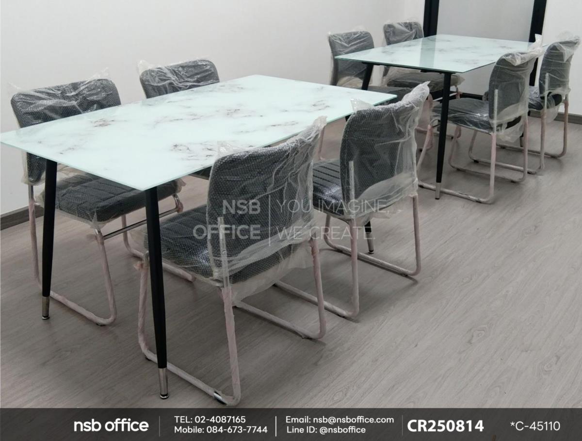 โต๊ะรับประทานอาหารหน้ากระจกลายหินอ่อนและตู้ครัวสูงอลูมิเนียม