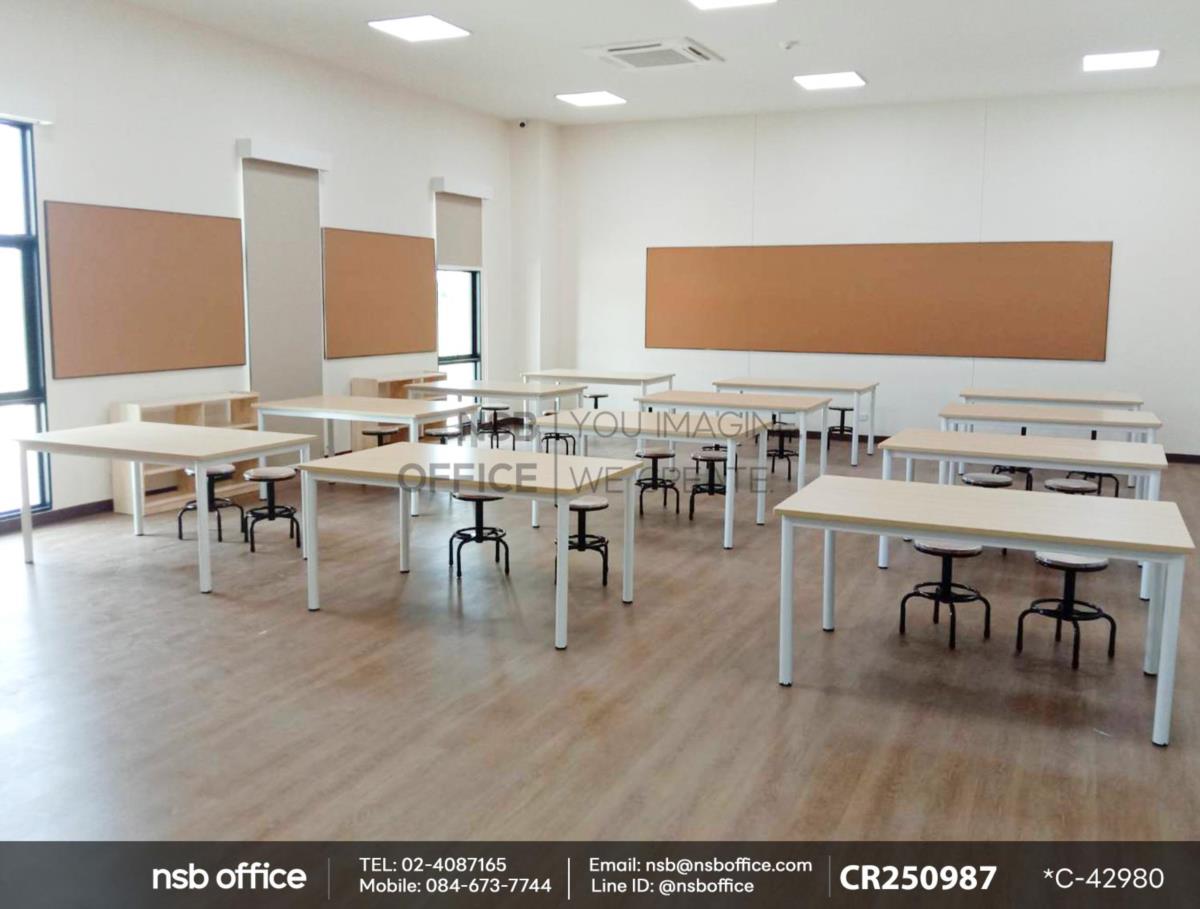 โต๊ะทดลอง STEM ใช้งานคู่กับเก้าอี้บาร์กลมหน้าไม้ยางพารา