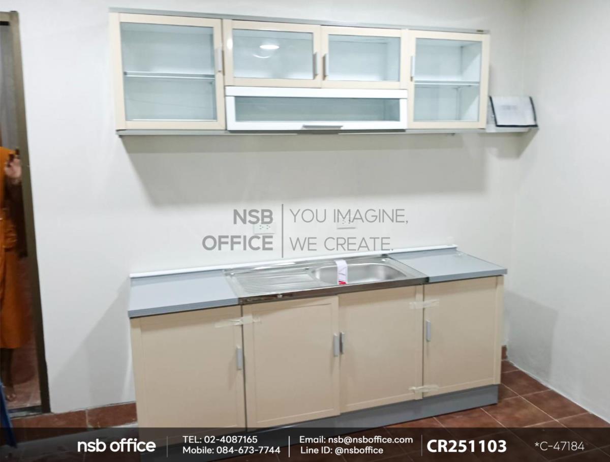 ตู้เคาน์เตอร์พร้อมซิ้งค์ล้างจานเสริมการใช้งานด้วยตู้แขวนลอยอลูมิเนียม