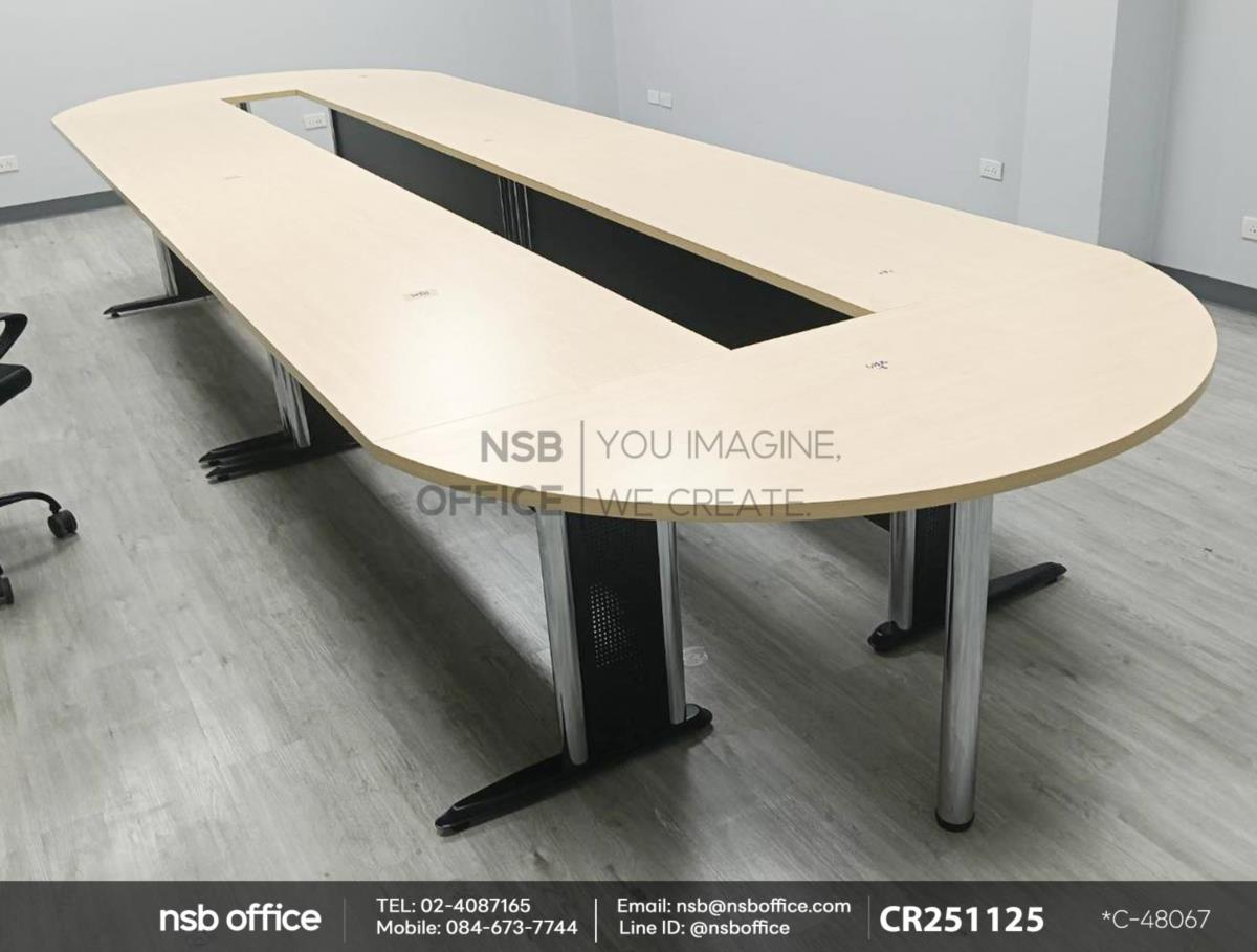 โต๊ะประชุมตรงเสริมการใช้งานด้วยโต๊ะเข้ามุมครึ่่งวงกลม 