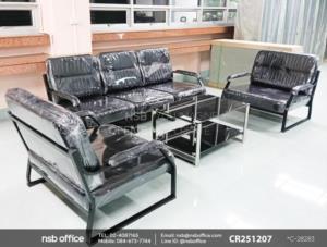 ชุดโซฟารับแขก เสริมการใช้งานด้วยโต๊ะกลางกระจกนิรภัยสีดำ