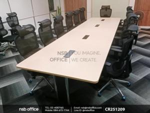 โต๊ะประชุมสี่เหลี่ยมมุมมนใช้งานคู่กันกับเก้าอี้ผู้บริหารหลังเน็ต ขาอลูมิเนียม