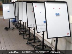 ฟลิบชาร์ทหน้าไวท์บอร์ดล้อเลื่อน โครงสีดำ ลูกล้อล็อคได้