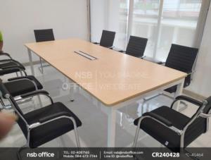 โต๊ะประชุมทรงสี่เหลี่ยมยาวและเก้าอี้รับแขกขาตัวซี