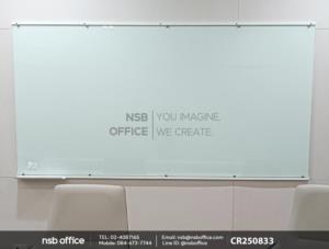 ไวท์บอร์ดกระจกนิรภัยพ่นสีขาว (กระจกไม่ต้องเจาะรู ติดตั้งด้วยคิ้วเหล็กทำสี)