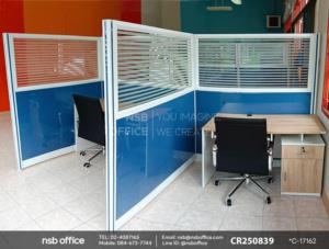 โต๊ะทำงาน 1 ลิ้นชัก 1 บานเปิดพร้อมถาดวางคีย์บอร์ดเสริมพาร์ทิชั่นแบบครึ่งทึบครึ่งกระจกขัดลาย เพิ่มความเป็นส่วนตัว