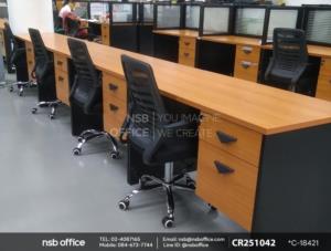 โต๊ะทำงาน 2 ลิ้นชักและโต๊ะทำงานตัวแอลขวา เสริมการใช้งานด้วยเก้าอี้สำนักงานหลังเน็ต