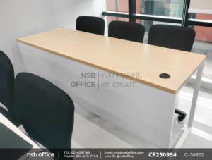 โต๊ะทำงานโล่งเสริมรางคีย์บอร์ดพลาสติก และเก้าอี้สำนักงาน 