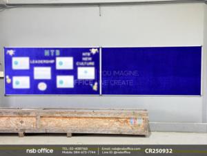 บอร์ดกำมะหยี่สีน้ำเงินสำหรับติดประกาศ แบบแขวน ขอบอลูมีเนียม 