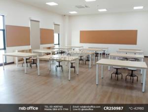 โต๊ะทดลอง STEM ใช้งานคู่กับเก้าอี้บาร์กลมหน้าไม้ยางพารา