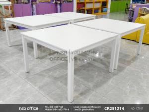 โต๊ะทรงจตุรัสหน้าไม้ยางพารา