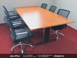 โต๊ะประชุมทรงสี่เหลี่ยมใช้งานคู่กันกับเก้าอี้สำนักงานหลังเน็ต