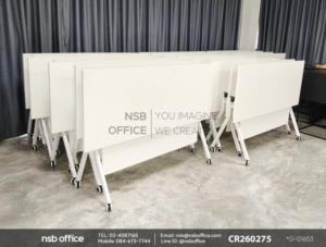 โต๊ะประชุมพับเก็บได้ล้อเลื่อน บังตาสีเทาอ่อน ล้อล็อกได้ เสริมด้วยเก้าอี้รับแขกขาตัวยู