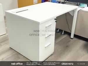 โต๊ะผู้บริหารทรงสี่เหลี่ยม พร้อมป๊อบอัพ ขาเหล็กเหลี่ยม